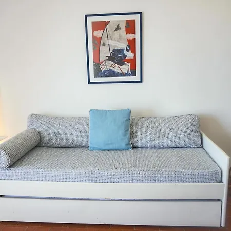 Sunny Bay, Beachfront 1-bdrm Apartment *
