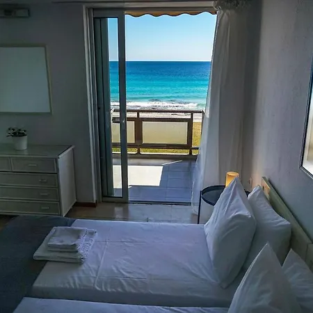 Sunny Bay, Beachfront 1-bdrm