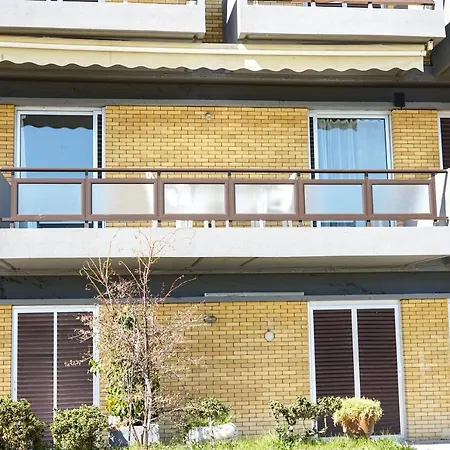 Apartment Sunny Bay, Beachfront 1-bdrm *